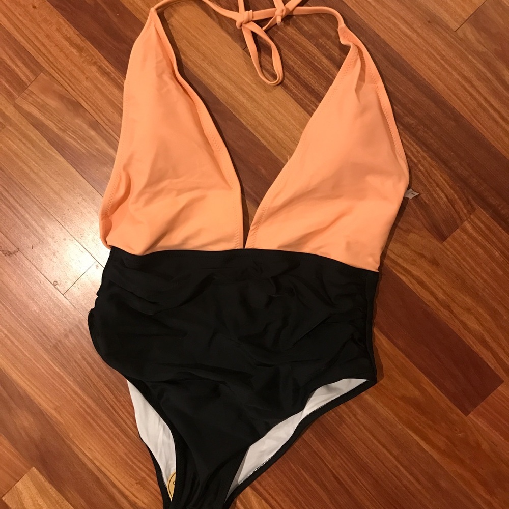NWT Fragrant Memory Halter - Picture 2 of 3